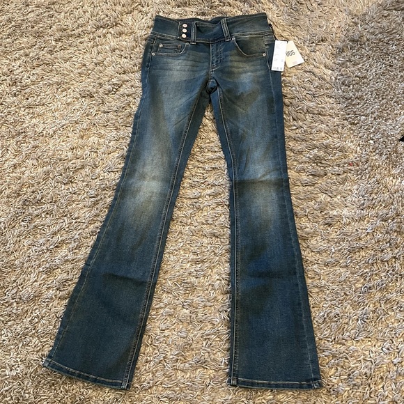 NWT - Urban Outfitters Low Rise Flare Jeans - Picture 2 of 6